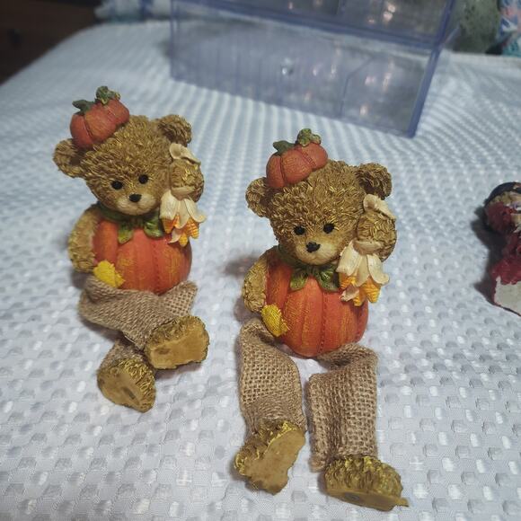 VINTAGE RESIN BEAR PUMPKIN FALL SHELF SITTERS SET OF 2 - Picture 1 of 5
